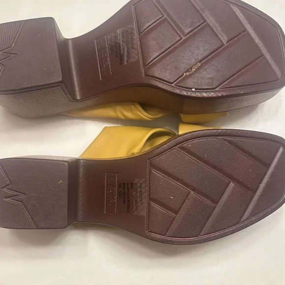 White Mountain Mustard Knot Sandals - Picture 3 of 4